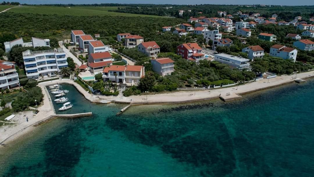 Apartmani Sollei Petrčane Exterior foto
